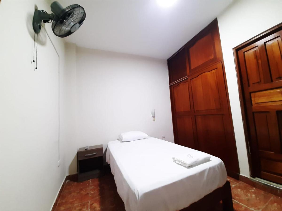 Guest House Tumbes Exteriör bild